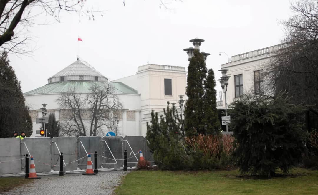 Ile jest posłów w sejmie? Zaskakujące fakty o ich liczbie i roli